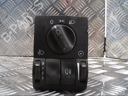Used Headlight switch OPEL ASTRA G Estate (T98) 1.6 (F35) (75 hp) 22042901
