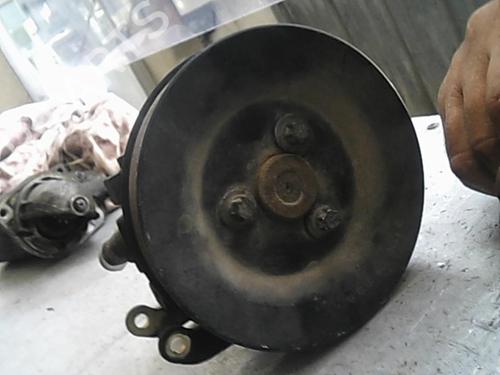 Used Steering pump Steering pump 20987537 20987537