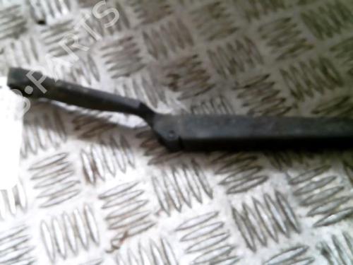 Used Front windshield wiper arm Front windshield wiper arm VW GOLF IV (1J1) 1.9 TDI (110 hp) 22192285 22192285