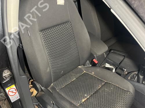 Sæde højre fortil Sæde højre fortil VW GOLF VI (5K1) [2008-2014] 34518579 34518579