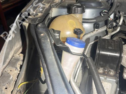 windscreen-washer-tank-peugeot-307-3ac-2000-2001-2002-2003-2004-2005-2006-2007-2008-2009-2010-2011-2012-33652272 main image