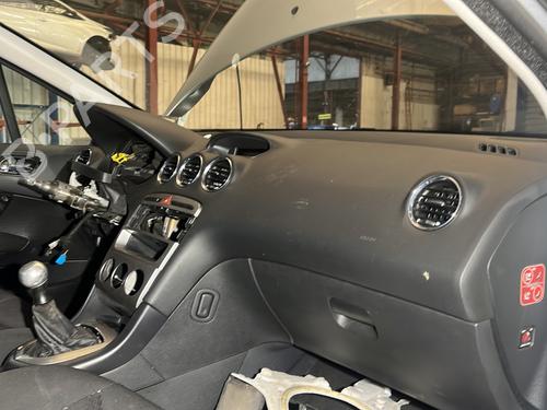 Used Dashboard Dashboard PEUGEOT 308 I (4A_, 4C_) 1.6 HDi (109 hp) 33564151 33564151