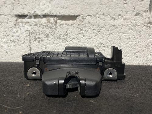 tailgate-lock-peugeot-208-i-ca_-cc_-2012-2013-2014-2015-2016-2017-2018-2019-2020-2021-24297138 main image