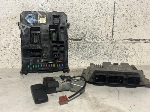 Used Electronic module Electronic module PEUGEOT 307 (3A/C) 1.6 HDi (90 hp) 33652263 33652263