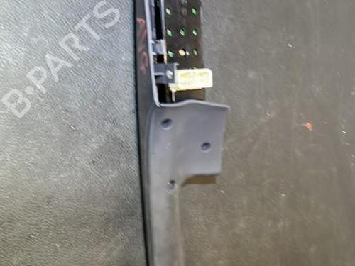 Used Left front window switch Left front window switch HYUNDAI TUCSON (JM) 2.0 CRDi All-wheel Drive (113 hp) 21864202 21864202