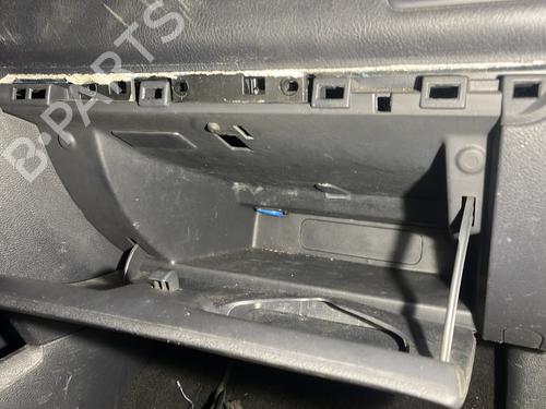 Used Glove box Glove box RENAULT CLIO II (BB_, CB_) 1.2 16V (BB05, BB0W, BB11, BB27, BB2T, BB2U, BB2V, CB05,... (75 hp) 32030984 32030984