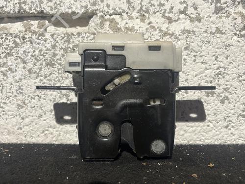 Used Tailgate lock RENAULT MEGANE II Estate (KM0/1_) 1.9 dCi (KMRG, KM1G, KM0G, KM2C) (120 hp) 29959988