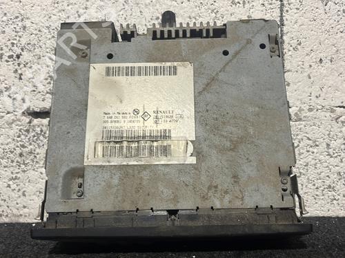 Used Radio Radio RENAULT KANGOO / GRAND KANGOO II (KW0/1_) 1.5 dCi 90 (KW05, KW08, KW0G, KW11) (90 hp) 30877697 30877697