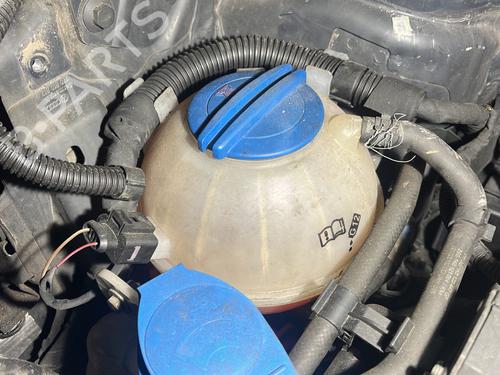 Ekpansionstank VW TOURAN (1T3) 1.6 TDI (105 hp) 32984351