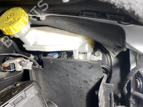 brake-master-cylinder-citroen-c3-aircross-ii-2r_-2c_-2017-33413345 main image
