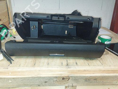 Used Glove box MERCEDES-BENZ B-CLASS Sports Tourer (W245) B 180 CDI (245.207) (109 hp) 20866376