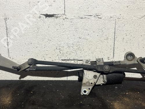 Used Front wiper motor MERCEDES-BENZ GLA-CLASS (X156) GLA 180 CDI / d (156.912) (109 hp) 25701689