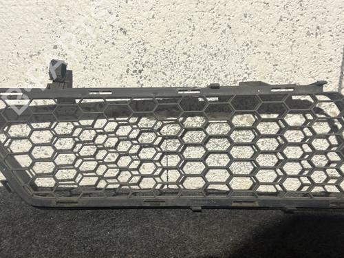 Grill Grill ALFA ROMEO 159 (939_) 1.9 JTDM 16V (939AXC1B, 939AXC12) (150 hp) 31067909 31067909