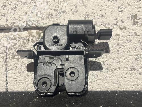 Used Tailgate lock RENAULT MEGANE III Coupe (DZ0/1_) 1.6 dCi (DZ00, DZ12, DZ2A, DZ13) (130 hp) 26618978