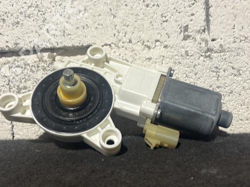 left-rear-window-motor-lancia-voyager-mpv-404_-2011-2012-2013-2014-24980765 main image