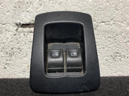 Used Switch DACIA SANDERO II TCe 90 (B8M1, B8MA, B8AC) (90 hp) 21865660