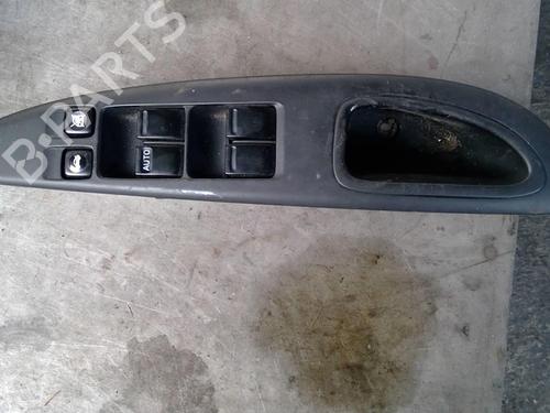 Used Left front window switch NISSAN PRIMERA (P12) 2.0 (140 hp) 21859260