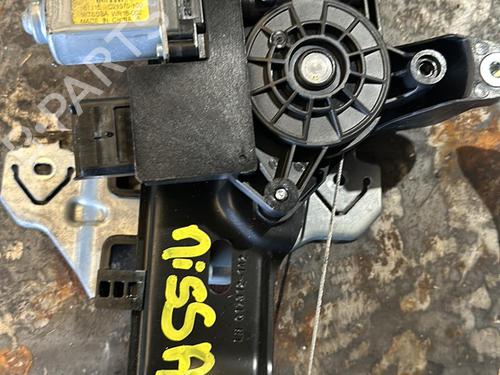 Used Front left window mechanism NISSAN QASHQAI II (J11, J11_) 1.6 dCi (130 hp) 20862798
