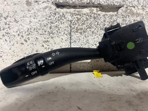 switch-kia-carens-iii-mpv-un-2006-2007-2008-2009-2010-2011-2012-2013-35903689 main image