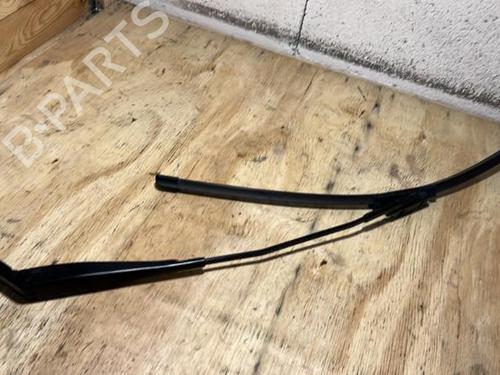 Used Front windshield wiper arm CITROËN C3 III (SX) 1.2 VTi 82 (82 hp) 21863917