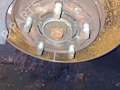 Used Left front steering knuckle Left front steering knuckle OPEL ASTRA J (P10) 1.4 (68) (100 hp) 20871216 20871216