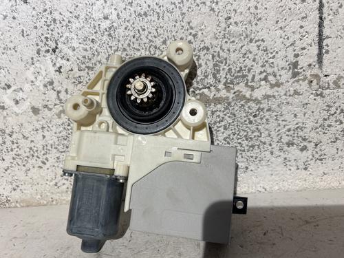 Used Right front window motor Right front window motor 38681623 38681623
