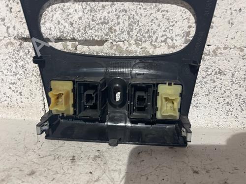 Switch DACIA SANDERO II | BP37613218I30 - Image 2