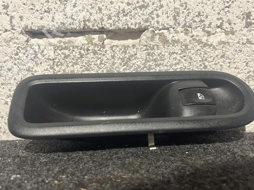 Used Right front window switch RENAULT TWINGO II (CN0_) 1.2 Turbo (CN0C, CN0F) (100 hp) 30537757