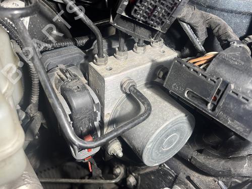 Used ABS pump SKODA FABIA III (NJ3) 1.0 (60 hp) 28124495