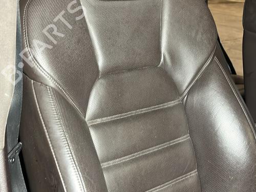 Used Right front seat Right front seat PORSCHE CAYENNE (92A) 4.8 Turbo (500 hp) 25867301 25867301