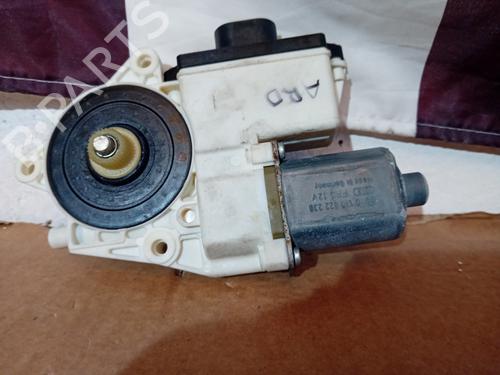 Used Right rear window motor BMW X3 (E83) 2.0 d (150 hp) 21865867