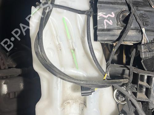 Used Windscreen washer tank RENAULT MEGANE IV Hatchback (B9A/M/N_) 1.5 dCi 110 (B9A3) (110 hp) 29422555
