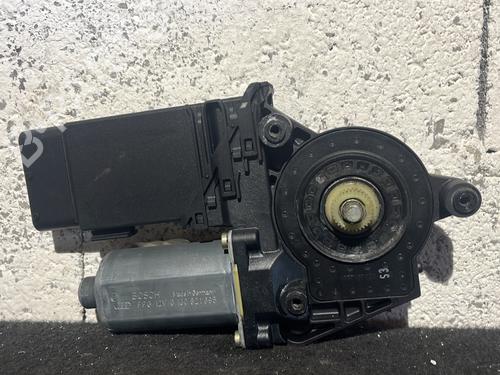Left front window motor VW PASSAT B5.5 Variant (3B6) 1.9 TDI | BP25595170E21 - Image 2
