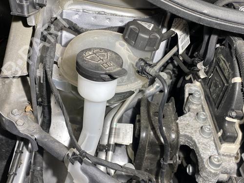 windscreen-washer-tank-citroen-c3-aircross-ii-2r_-2c_-2017-24640083 main image