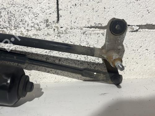 Used Front wiper motor Front wiper motor SSANGYONG REXTON W / REXTON 2.0 Xdi All-wheel Drive (155 hp) 31648401 31648401