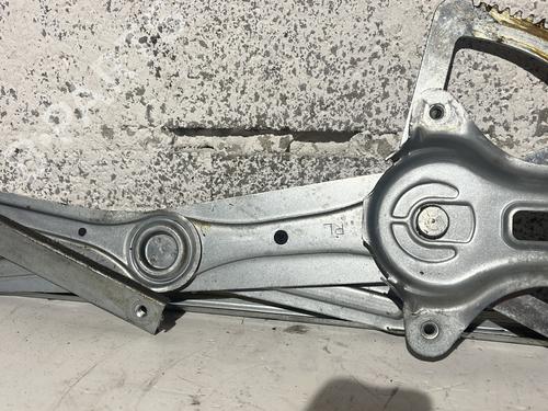 Used Rear left window mechanism Rear left window mechanism TOYOTA COROLLA Verso (ZER_, ZZE12_, R1_) 2.2 D-4D (AUR10_, AUR10R) (177 hp) 32341497 32341497