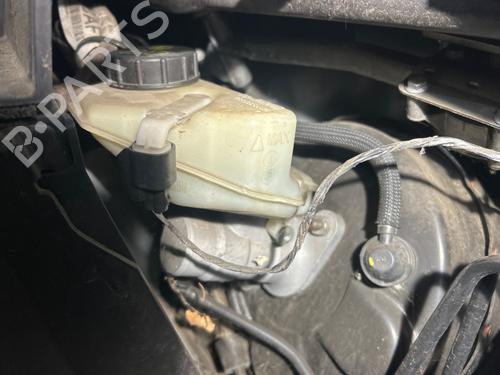 Used Brake master cylinder Brake master cylinder LAND ROVER FREELANDER 2 (L359) 2.2 TD4 4x4 (150 hp) 40526891 40526891