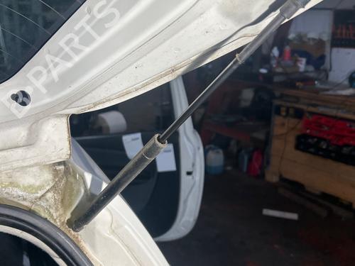 Used Tailgate lift support Tailgate lift support FORD KA (RU8) 1.2 (69 hp) 39894439 39894439