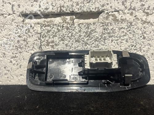 Used Right front window switch Right front window switch PEUGEOT 208 I (CA_, CC_) 1.5 BlueHDI 100 (102 hp) 28543533 28543533