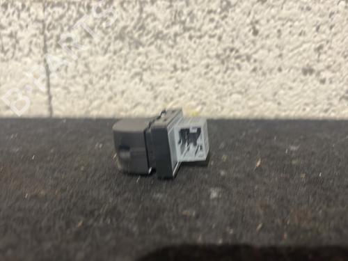 Used Right rear window switch Right rear window switch AUDI A3 Sportback (8PA) 2.0 TDI (140 hp) 26006552 26006552