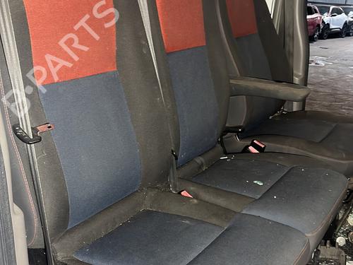 Sedile anteriore destro RENAULT MASTER III Van (FV) 2.3 dCi 100 FWD (FV0A, FV0B, FV0G, FV0K, FV0H) 861017008R