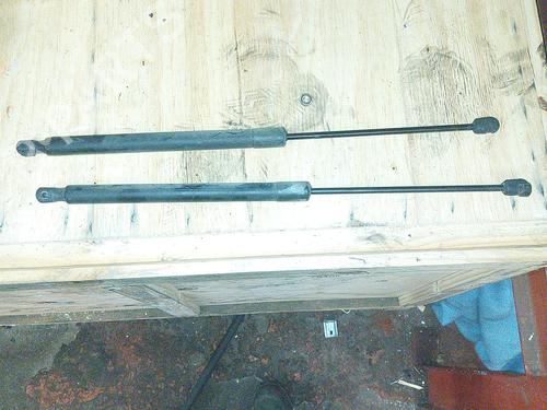 Used Tailgate lift support MERCEDES-BENZ B-CLASS Sports Tourer (W245) B 180 CDI (245.207) (109 hp) 20866365