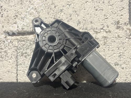 left-rear-window-motor-fiat-500x-334_-2014-27177180 main image