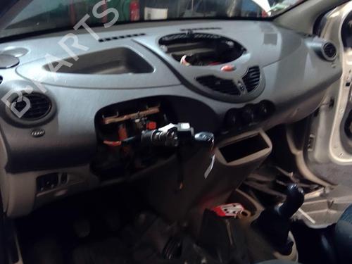 Instrumentbord RENAULT TWINGO II (CN0_) 1.5 dCi (CN0E) (64 hp) 20871656