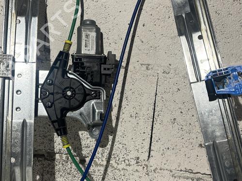 Front right window mechanism CITROËN C3 Picasso (SH_) 1.2 THP 110 (SHHNZ6) | BP32068901C23