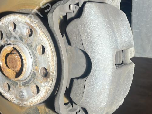 Used Right front brake caliper VW GOLF VII (5G1, BQ1, BE1, BE2) 1.4 TSI (140 hp) 25738808
