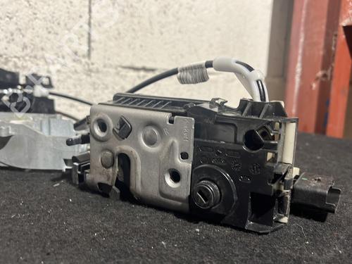 Front right lock PEUGEOT 2008 I (CU_) 1.2 THP 110 / PureTech 110 | BP25475556C97 