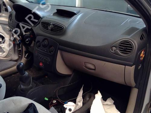 Used Dashboard RENAULT CLIO III (BR0/1, CR0/1) 1.5 dCi (C/BR0G, C/BR1G) (68 hp) 20871520