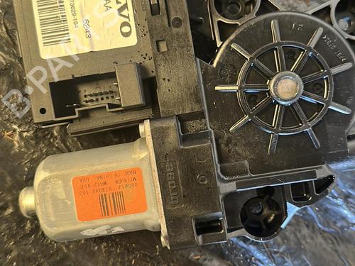 Rudehejsemotor bagstkærm højre VOLVO V50 (545) 1.6 D (110 hp) 25844401