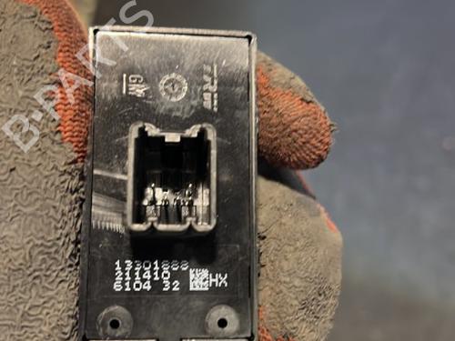 right-rear-window-switch-opel-meriva-b-mpv-s10-16-cdti-75-2010-2011-2012-2013-2014-2015-2016-2017-21864739 main image